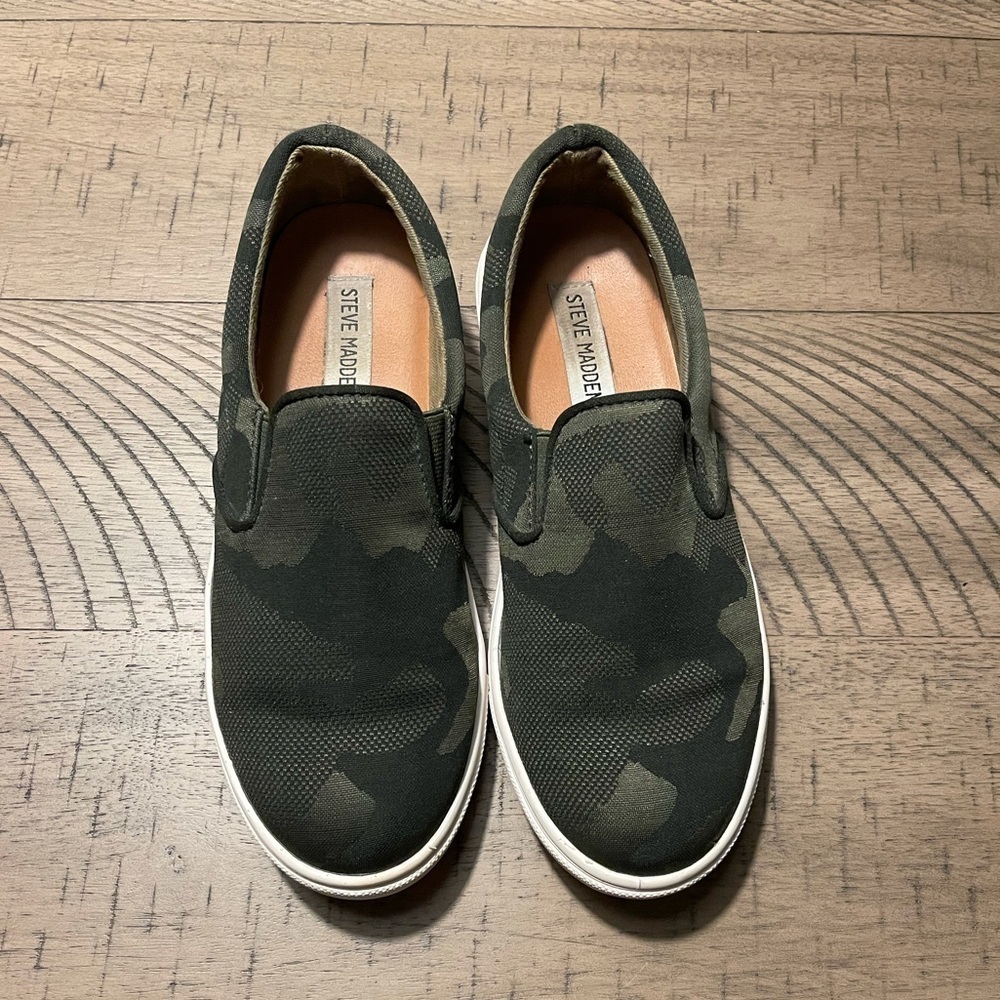 Steve Madden Ecentric Green Camo Slip On Shoes Sneakers